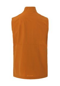 Orange ärmellose Weste mit hohem Kragen, glatter Textur und minimaler Ausstattung. Branding am unteren linken Saum. Leichtes und funktionales Design.