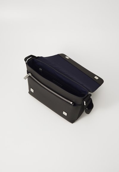 Lacoste MESSENGER BAG MEN CLASSIC - Sac bandoulière - noir