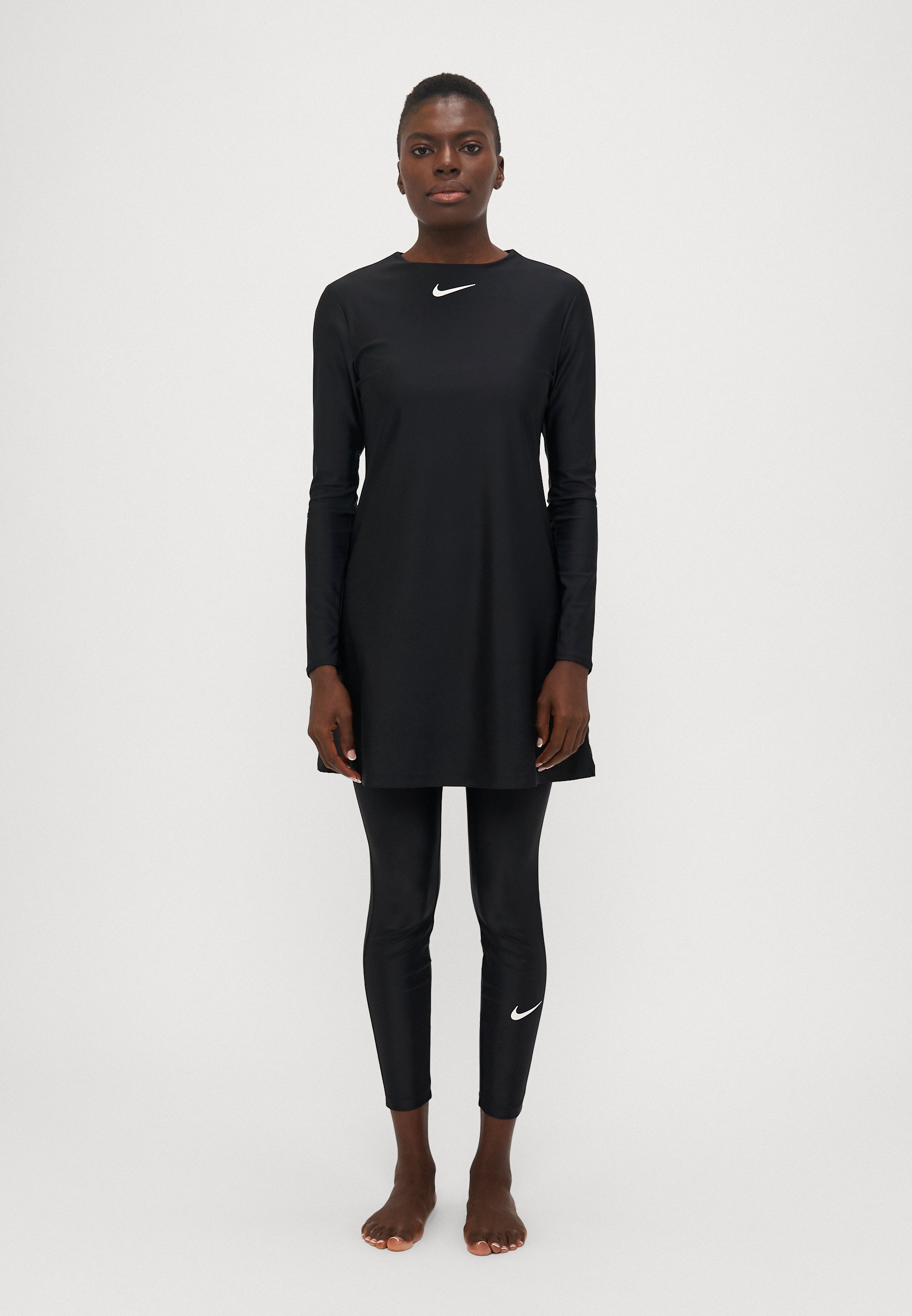 Porno filmda külotli keksa ayollar