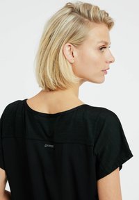 Protest PRTLOQUAT - Jednoduché tričko - true black