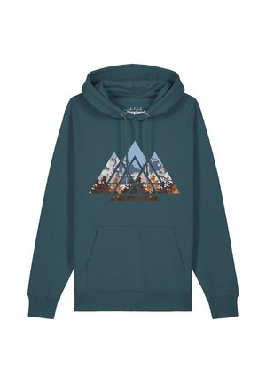 Sweat à capuche bleu sarcelle avec poche avant présentant un motif géométrique de montagne avec des motifs de forêt et de ciel à l'intérieur des triangles.
