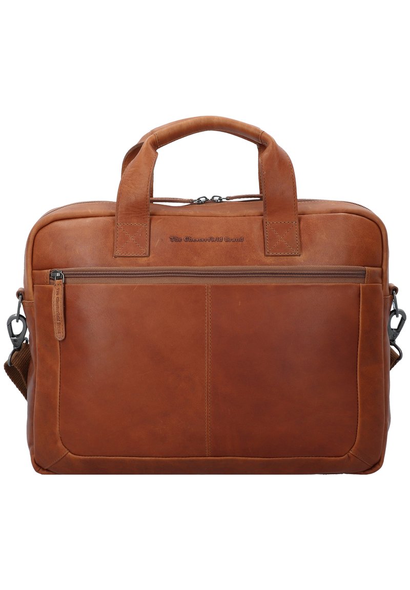 Braune Leder-Laptoptasche mit zwei Obergriffen, einem abnehmbaren Schultergurt, einer Fronttasche mit Reißverschluss und eingraviertem Markenlogo. Glatte Textur.