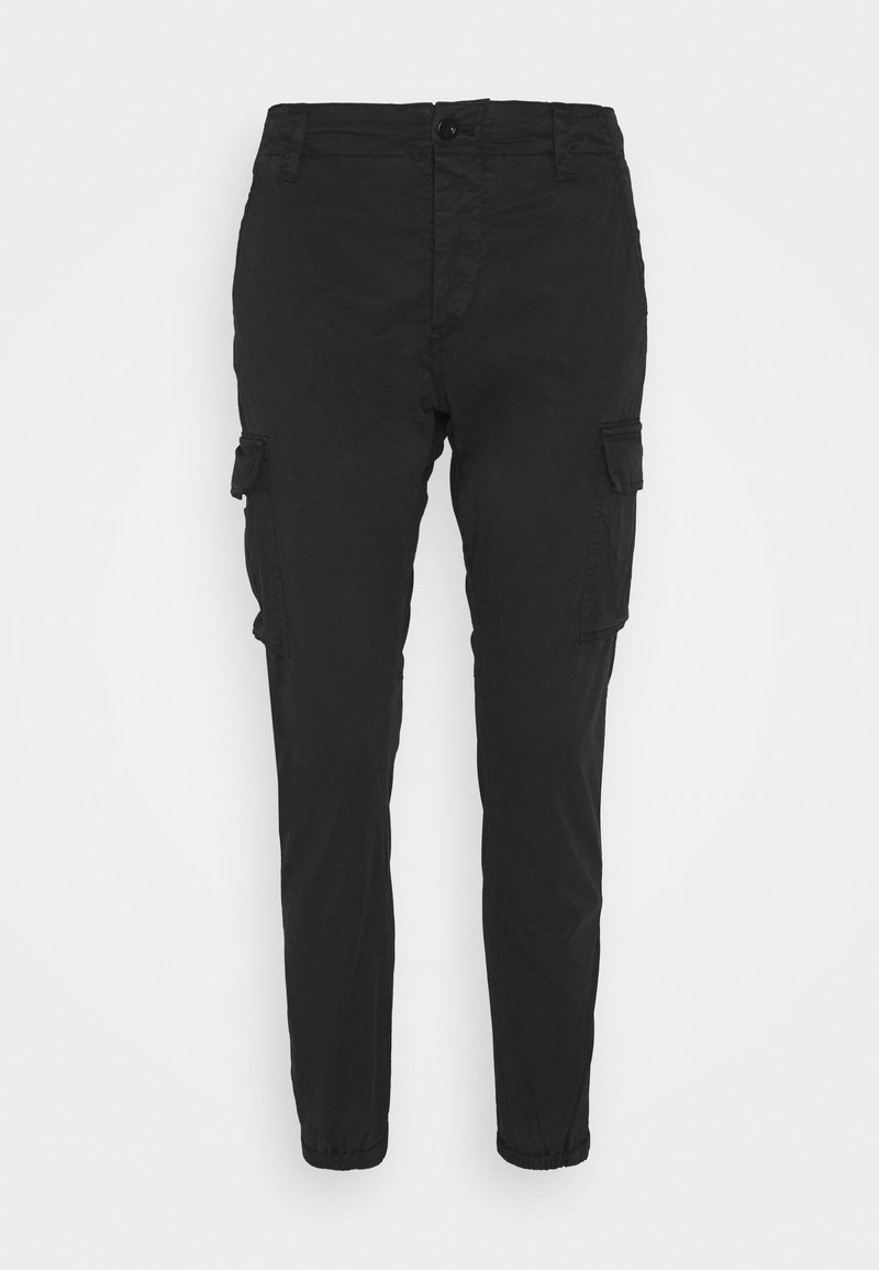 Černé cargo kalhoty s tapered střihem, vyrobené z lehkého materiálu. Mají dvě boční kapsy a elastické manžety na kotnících.
