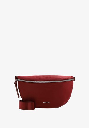 Borsa a tracolla rossa in nylon con chiusura a zip, design arrotondato, tracolla regolabile e dettagli in metallo argentato. Logo visibile sul fronte.