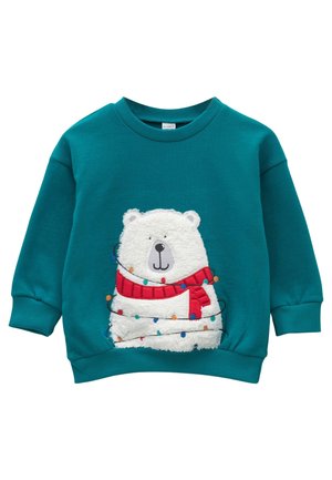 Türkisfarbener Langarm-Kinderpullover mit einem strukturierten weißen Bären, der einen roten Schal trägt und in bunte Weihnachtslichter eingewickelt ist.