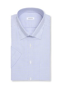 Chemise habillée à manches courtes à carreaux bleu clair et blanc, col classique et boutons sur le devant, soigneusement pliée.