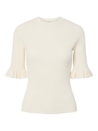 Haut court en maille côtelée couleur crème avec manches courtes à volants et encolure ronde, silhouette ajustée.