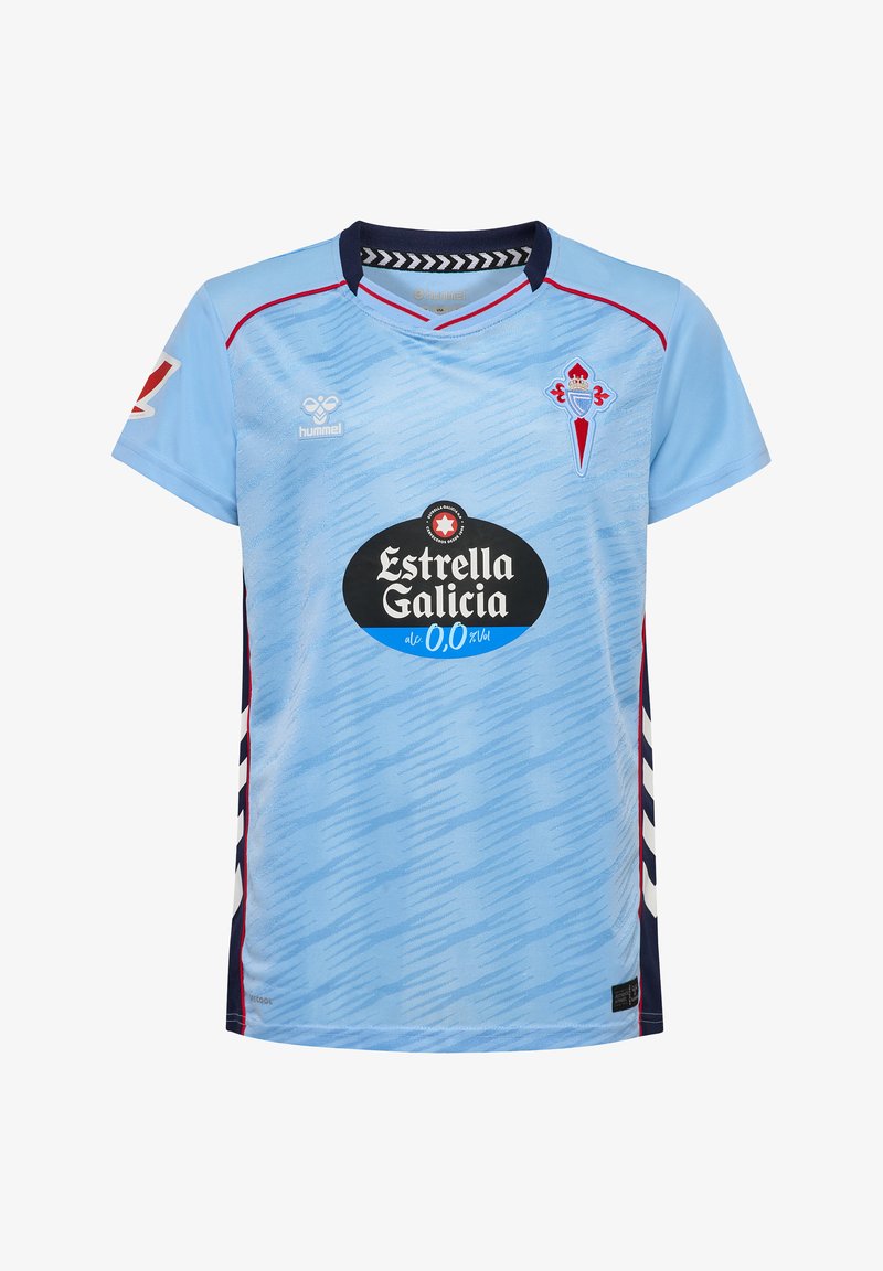 Ljusblå fotbollströja med ett texturerat mönster, marinblå detaljer och vita ränder. Har en svart sponsorlogotyp på framsidan och ett broderat emblem.