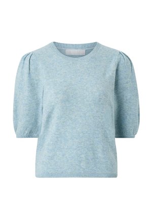 Zacht lichtblauw gebreide trui met opgeblazen korte mouwen en geribde ronde halslijn en zoom.
