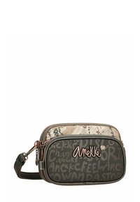 Pequeño bolso cruzado de dos compartimentos en beige y marrón con el logo de Anekke y un patrón de escritura abstracto, correa ajustable y cierres de cremallera.