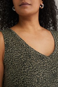 WE Fashion CURVE - Top - olive green