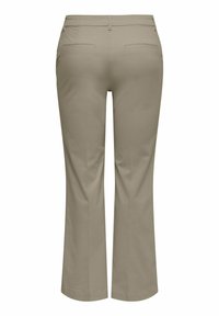Pantalon beige à jambes droites avec passants pour ceinture, deux poches passepoilées à l'arrière, et un tissu lisse et résistant aux plis.