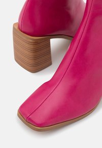 RAID BLICK - Botas - fuchisa pink