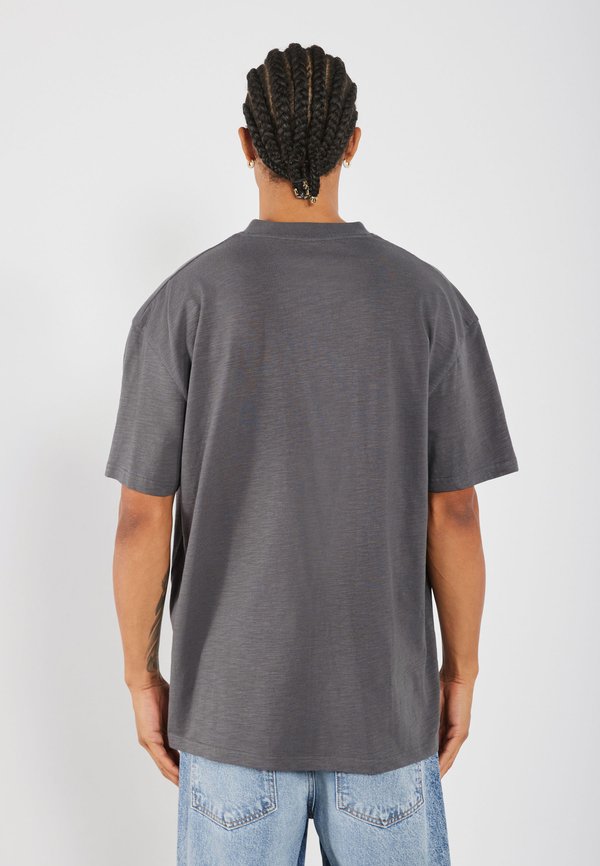 UNISEX - Basic T-shirt - forged iron2
