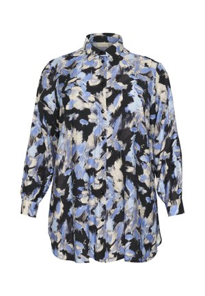 Blouse à manches longues en tissu léger ; présente un motif abstrait bleu, noir et crème avec un col et une patte de boutonnage.