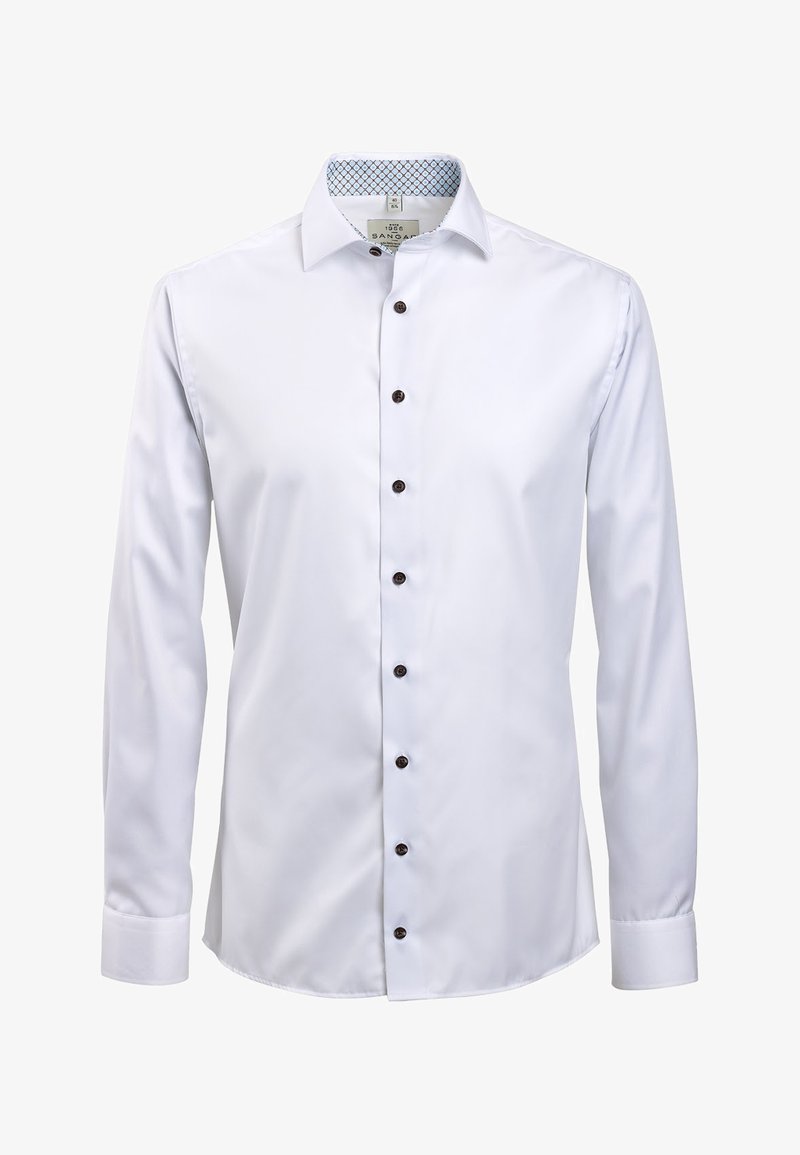 Biała koszula z długim rękawem z zapięciem na guziki, brązowymi guzikami i niebieską wzorzystą podszewką kołnierzyka. Gładki materiał o dopasowanym kroju.