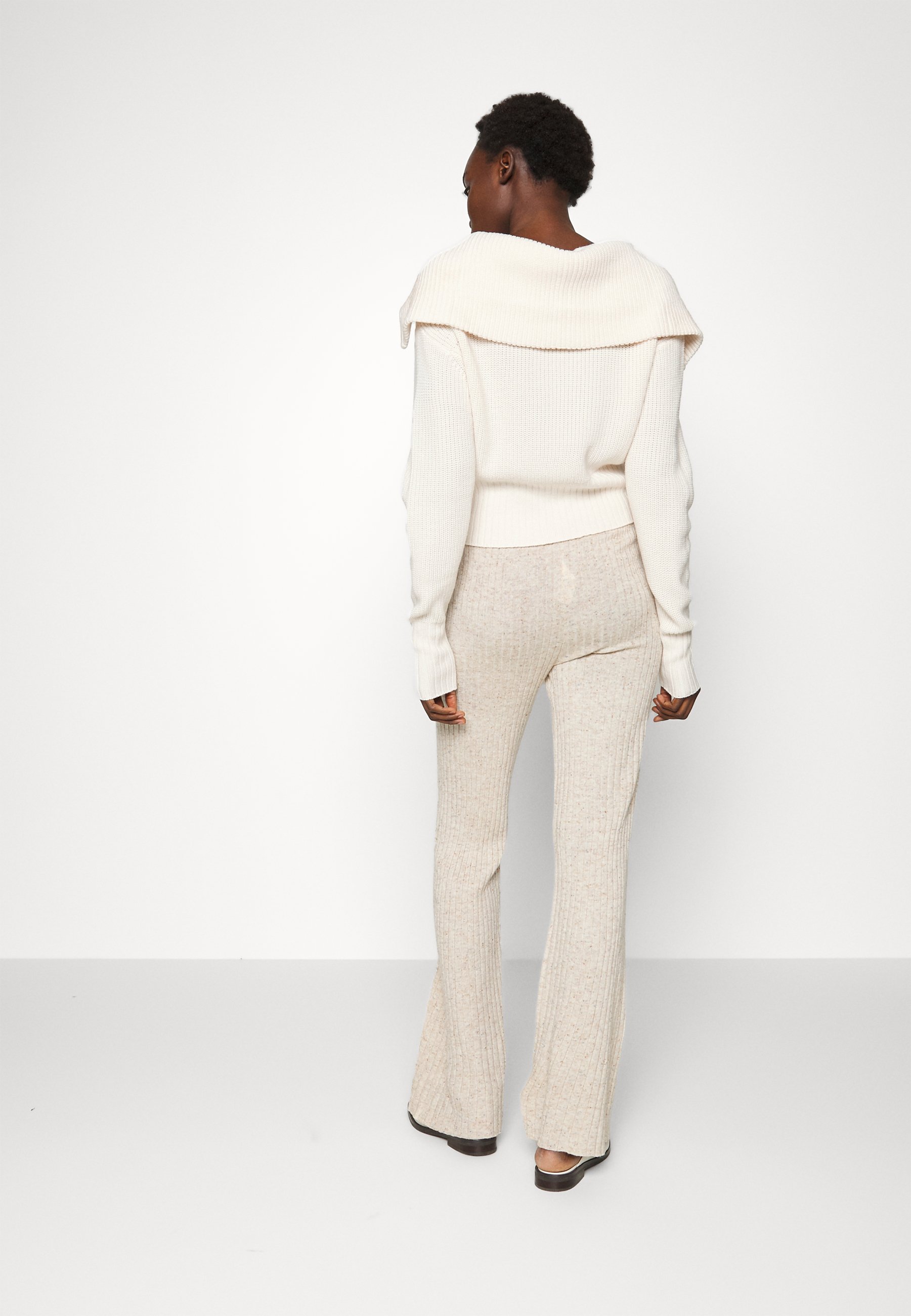 Patrizia Pepe PANTALONI TROUSERS - Kelnės - mottled almond/smėlinė -  Zalando.lt