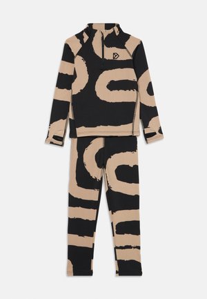 YOTTA KIDS SET - Base layer - path black