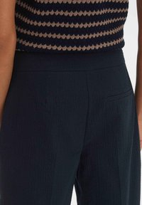 OPUS CULOTTE MISHA DESERT - Trousers - coal blue