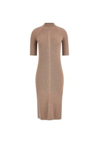 Robe en maille beige, présentant un col montant, des manches courtes, une texture côtelée et un motif central en forme de diamant sur le devant.