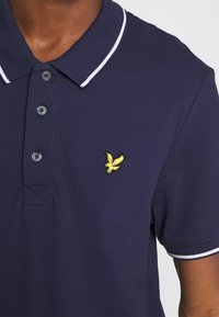 Lyle & Scott TIPPED - Polotričko - navy/white