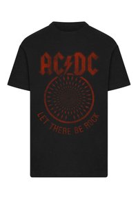 Zwarte katoen T-shirt met een rood grafisch ontwerp met "AC/DC" en "LET THERE BE ROCK", omringd door bliksemschichten patronen.