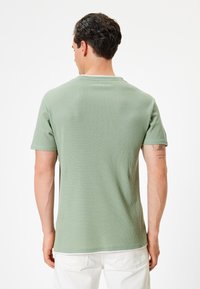 Koton SLIM FIT  zielony