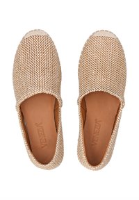 Bežové espadrilky s tkanou textilní svrchní částí, kulatou špičkou a bez zapínání. Přírodní kožená stélka a pletená jutová podrážka.
