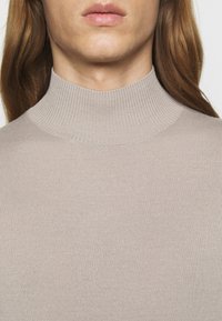 DRYKORN Strickpullover - beige