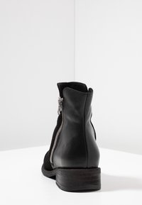 Felmini Botines - black