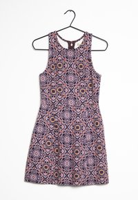 Kort ärmlös klänning med figursydd bodice och utsvängd kjol. Har ett brunt och marinblått blommönster med cirkulära detaljer genomgående.