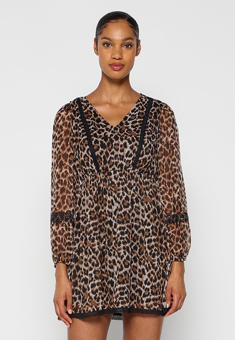 Vero Moda Petite Jurk beige Vero Moda Petite Jurk beige