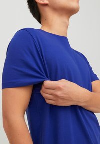 Jack & Jones JJE TEE  O-NECK  - Camiseta básica - bluing