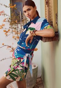 Next REGULAR FIT - SCENIC PRINTED HOLIDAY  - Minikjol - multicolour