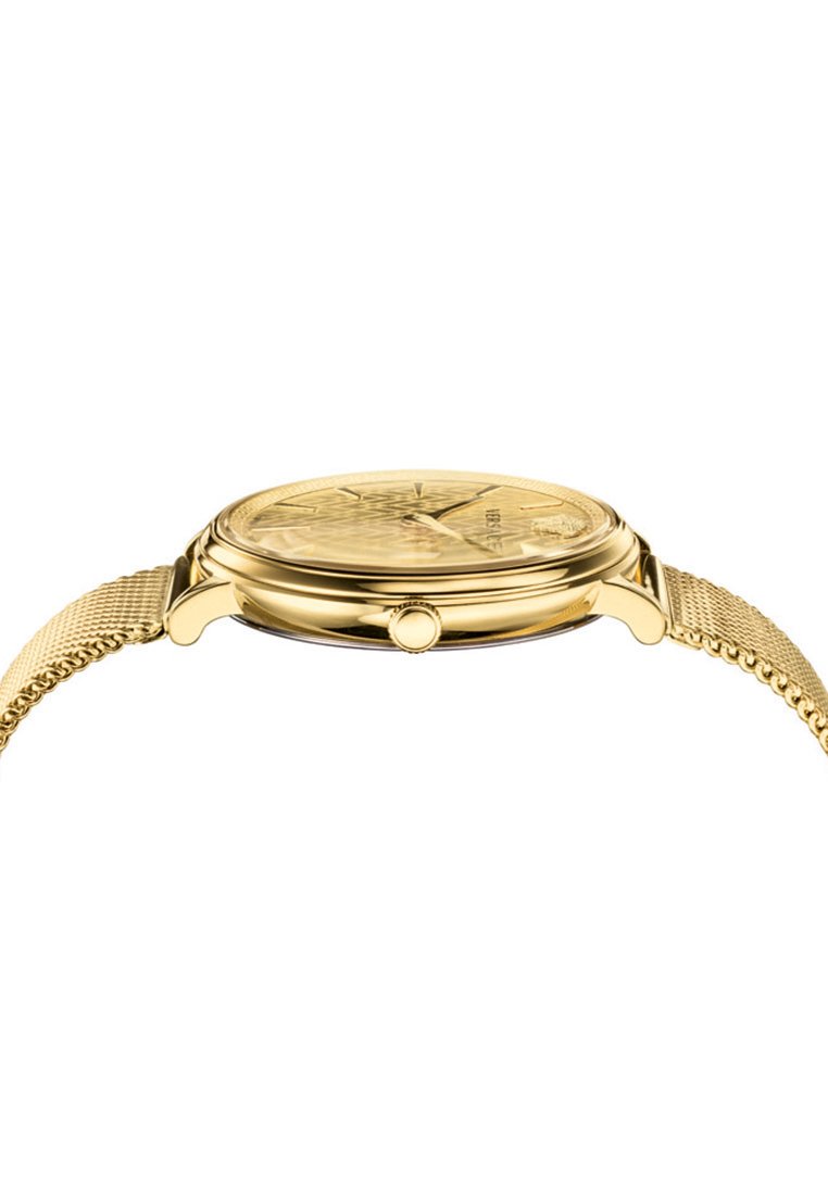 Gouden mesh horloge met een ronde kast, een geperforeerde wijzerplaat, uurmarkeringen en een kroon aan de zijkant. De band heeft een fijn meshpatroon in goud.