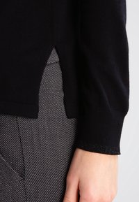 Sisley Strickpullover - black