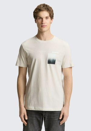MIT FOTO - T-shirt print - greyish white