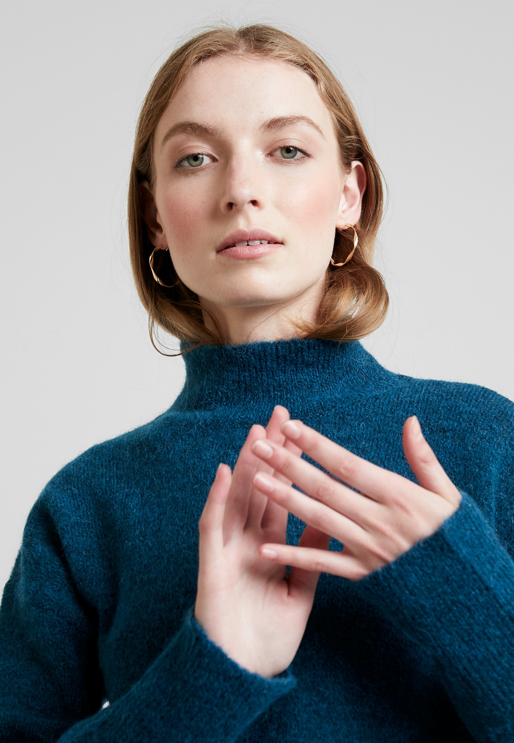 Cream KAITLYN Strikkegenser ocean bluepetroleumsblå Cream KAITLYN Strikkegenser ocean bluepetroleumsblå