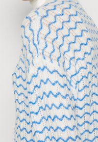 Pieces Sweter