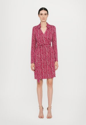 NEW JEANNE - Vestido informal - dark red/white
