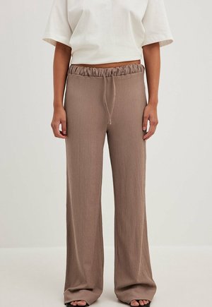 Pantalones - brown