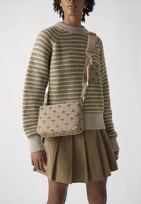 JOOP! - ORIGINE MODA JASMINA SHOULDERBAG  - Cross body bag - brown Thumbnail Image 1