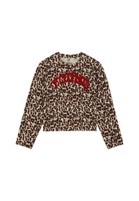 Leopardmönstrad långärmad skjorta med en kortad design. Har en röd "YOUNG" grafik på framsidan. Mjuk tyg med texturerade detaljer.