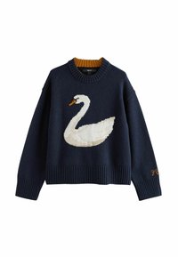 Marineblå sweater med lange ærmer, prydet med et hvidt svanedesign. Ribkanter på manchetter og bund samt en sennepsgul krave tilfører tekstur. Lille sløjfeaccent på ærmet.