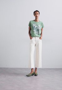 Mother THE MID RISE MAVEN ANKLE FRAY - Traperice ravnih nogavica - act natural