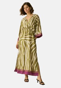 Next TALL FIT - V-NECK KAFTAN  - Maxi šaty - green cream zebra print