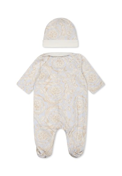 Set di tutina e cappello per neonato. Tessuto azzurro chiaro con motivo floreale beige. Morbido al tatto, maniche lunghe, polsini elasticizzati e cappello piegato.