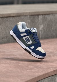 Nevybráno, blue/grey