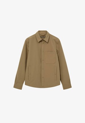Khakifarvet skjortejakke med lange ærmer, krave, en brystlomme og to sidelommer med knappelukning.