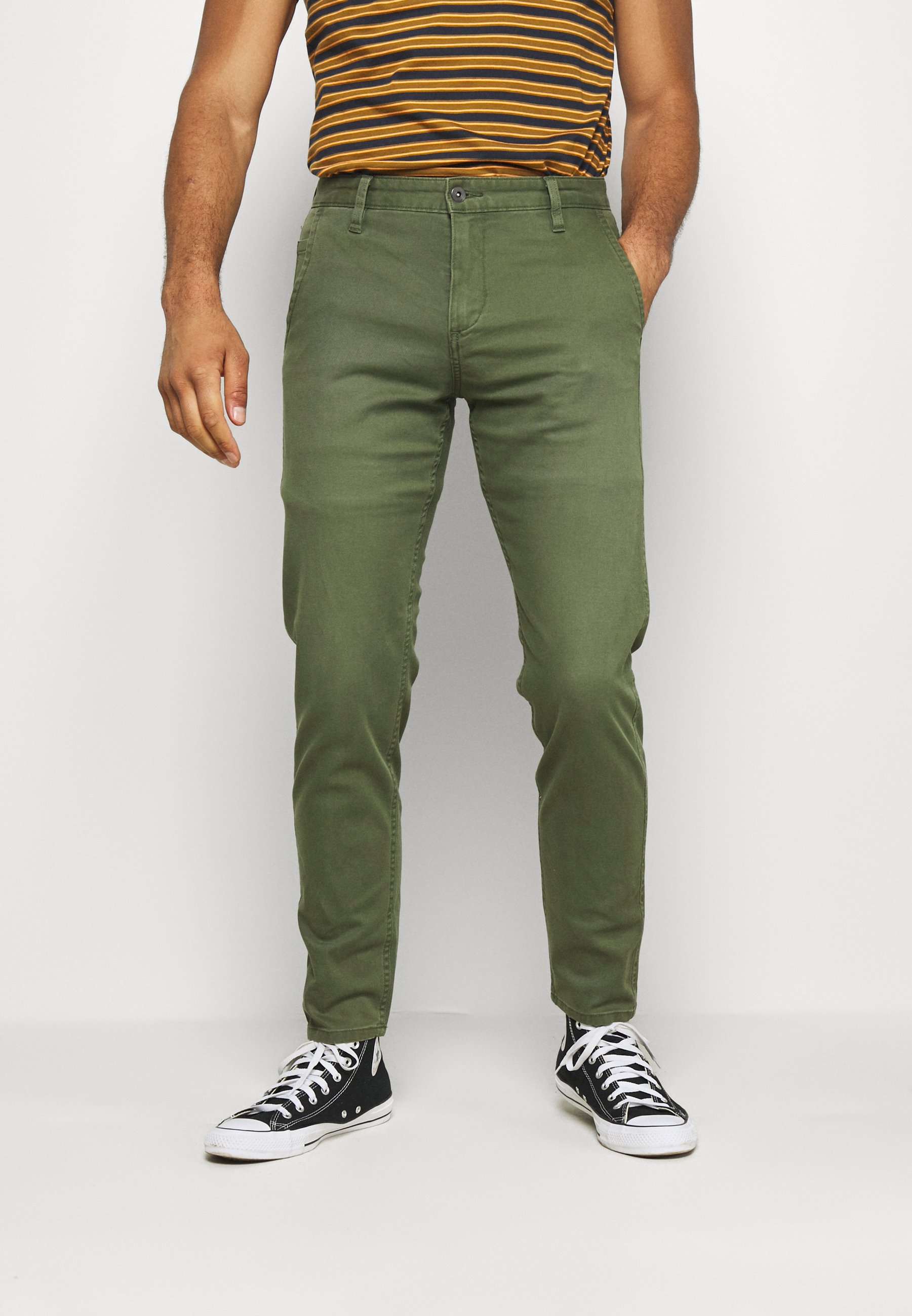 dockers alpha khaki supreme flex